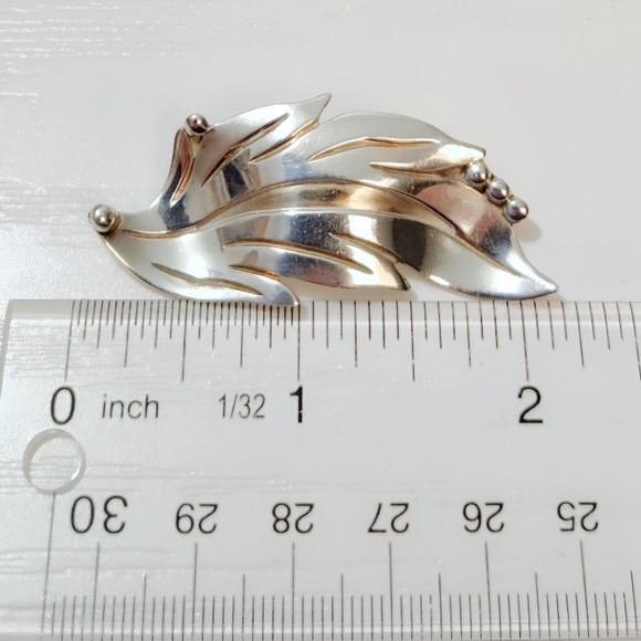 Vintage TAXCO Maricela Sterling Silver Pebble accented Leaf Brooch Pin - Picture 11 of 12